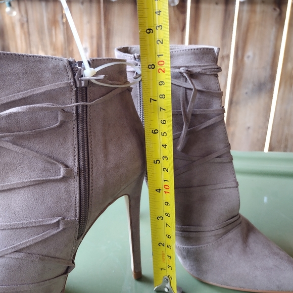 Shoe dazzle Heels tan - Picture 6 of 6